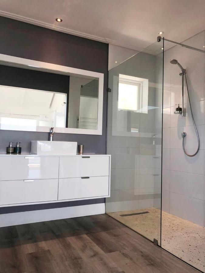 Ferienwohnung Camps Bay Loft With Stunning Mountain And Ocean Views Kapstadt Exterior foto